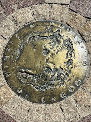 Halten Sie in der ganzen Stadt Warschau Ausschau nach Zeichen von Kopernikus