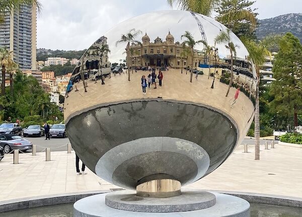 Vor dem Casino de Monte-Carlo